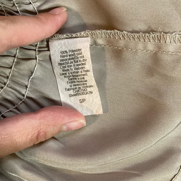 🌸5/$25🌸
Cameo Appearance Size Small Blouse - Picture 5 of 5